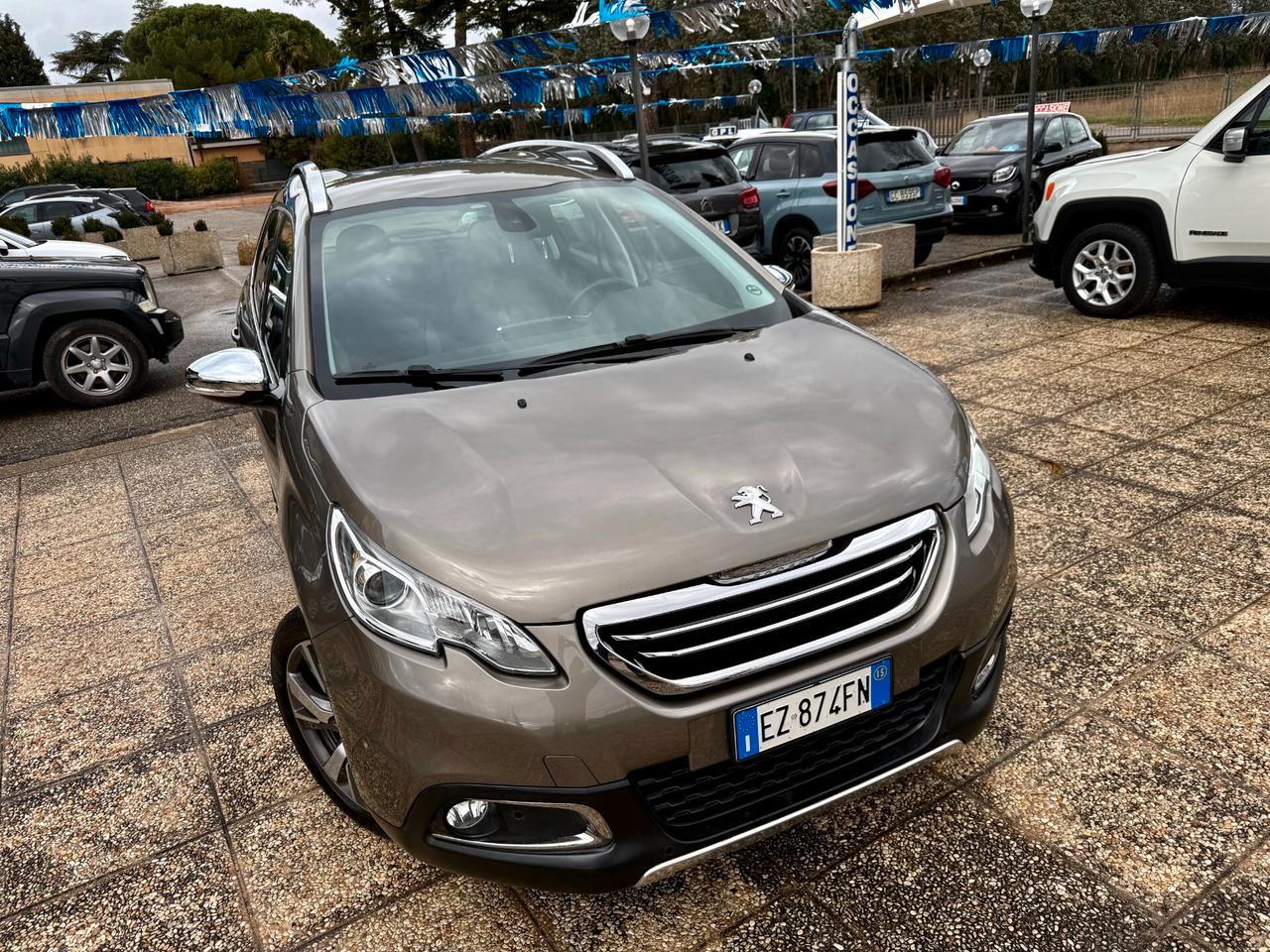 " SOLO 40.000 KM " Peugeot 2008 Benz. Allure