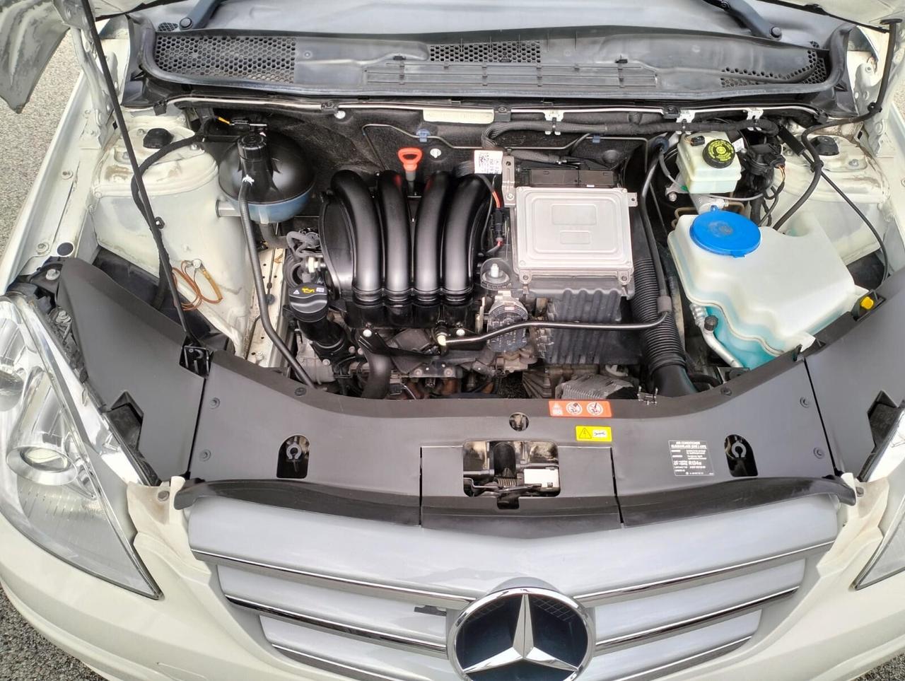 Mercedes-benz B 180 Benz Premium