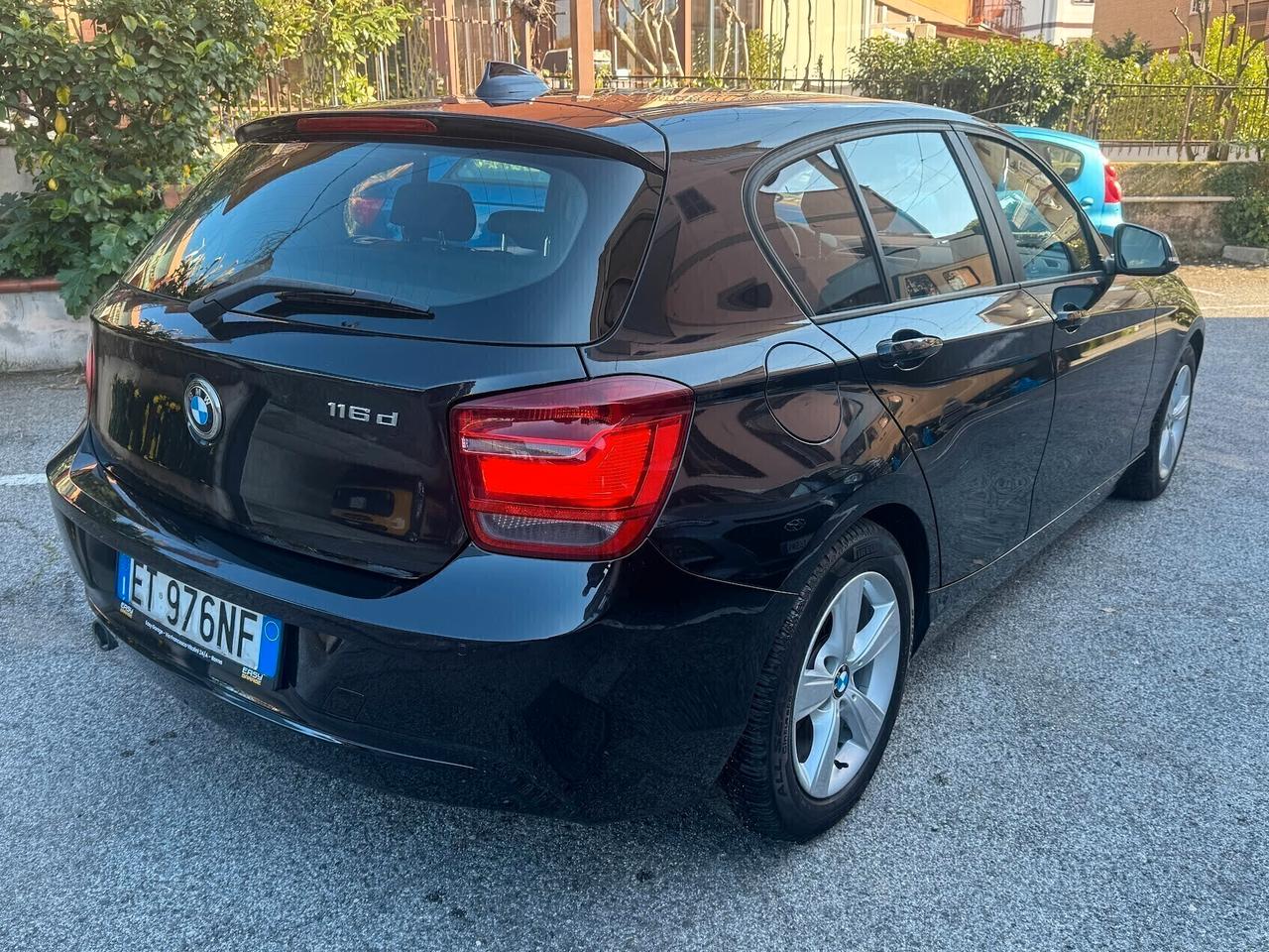 Bmw 116d 5p. Unique