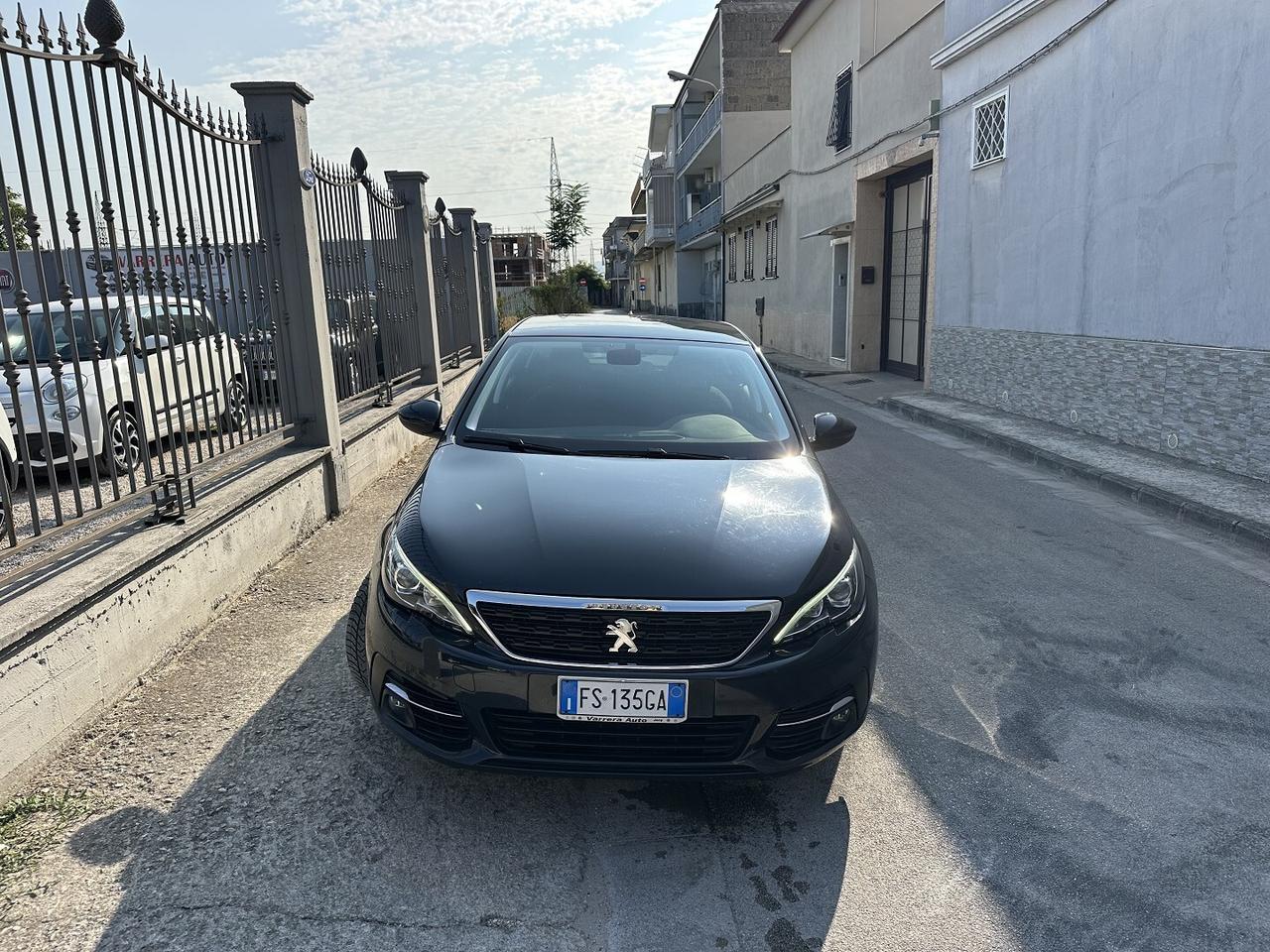 Peugeot 308 BlueHDi 130 EAT8 Allure 2018