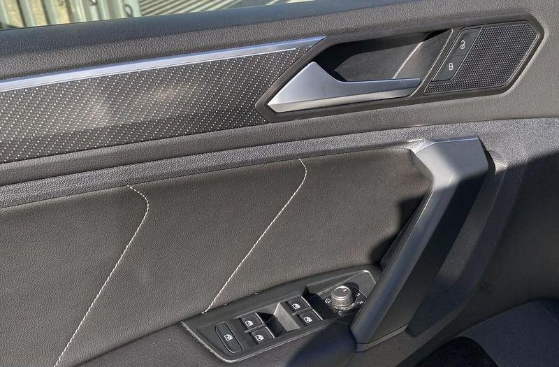 Volkswagen Tiguan R-LINE 2.0 TDI SCR 110 KW (150 CV) DSG