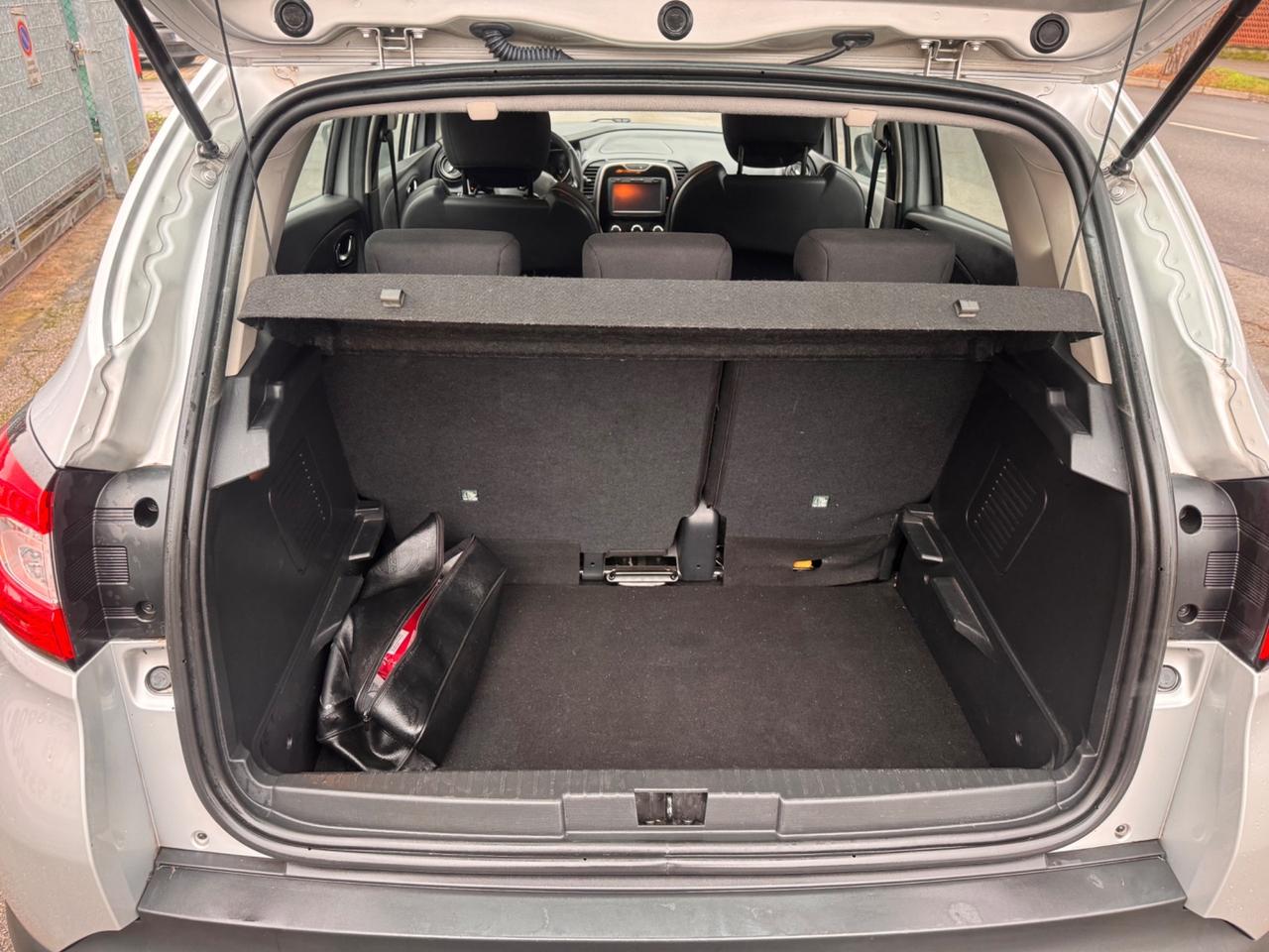 Renault Captur dCi 90 CV neopaten garanzia 12 mesi