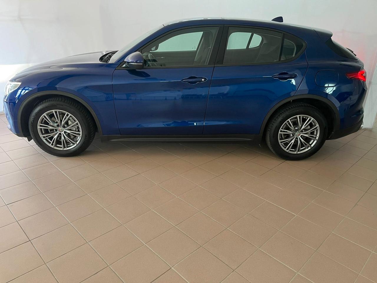 Alfa Romeo Stelvio 2.2 Turbodiesel 160 CV AT8 RWD Business ( Autocarro )