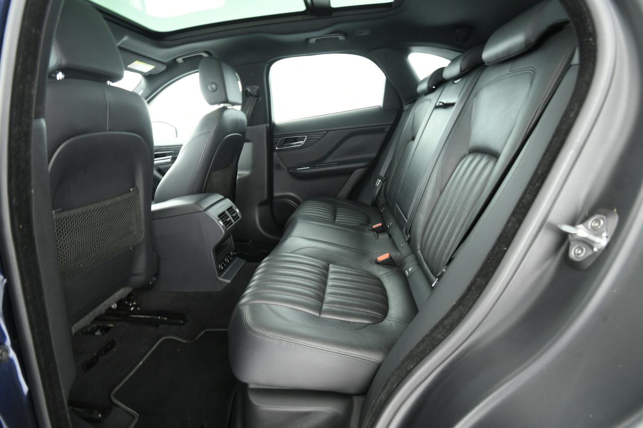 JAGUAR F-Pace 2.0d i4 Portfolio 180cv auto TETTO PANO+CAMERA+APP CONNECT