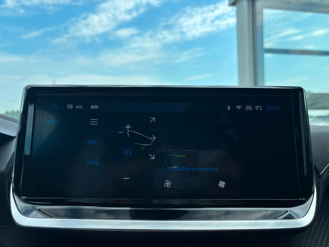 Peugeot 208 GT Hybrid 110 e-DCS6 SPOTICAR