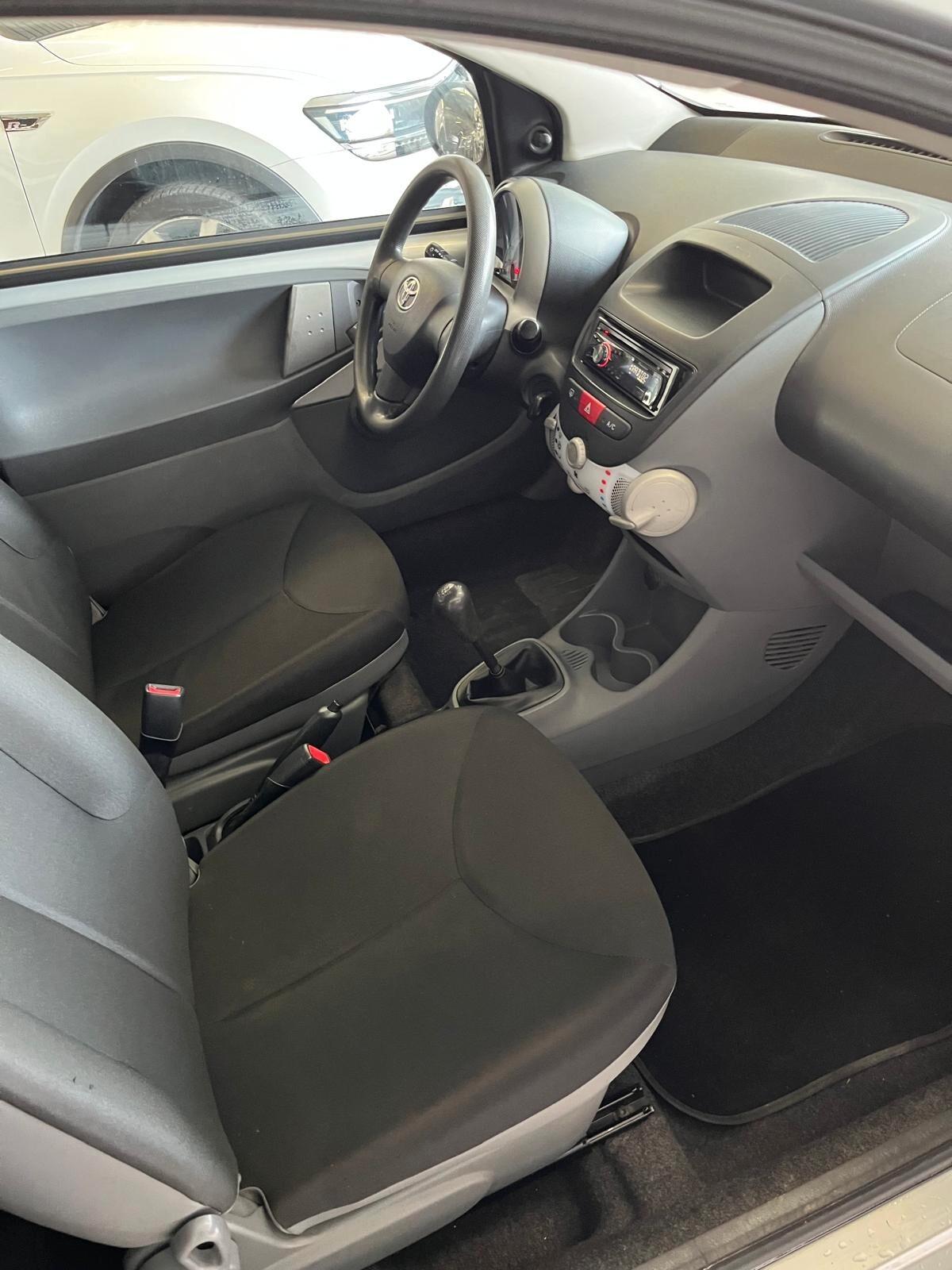 Toyota Aygo 1.0 12V VVT-i 3 porte Sol Connect