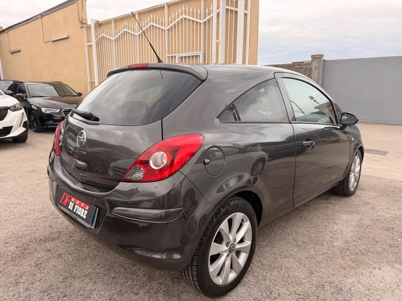 Opel Corsa 1.2 GPL-TECH Di Serie ENJOI