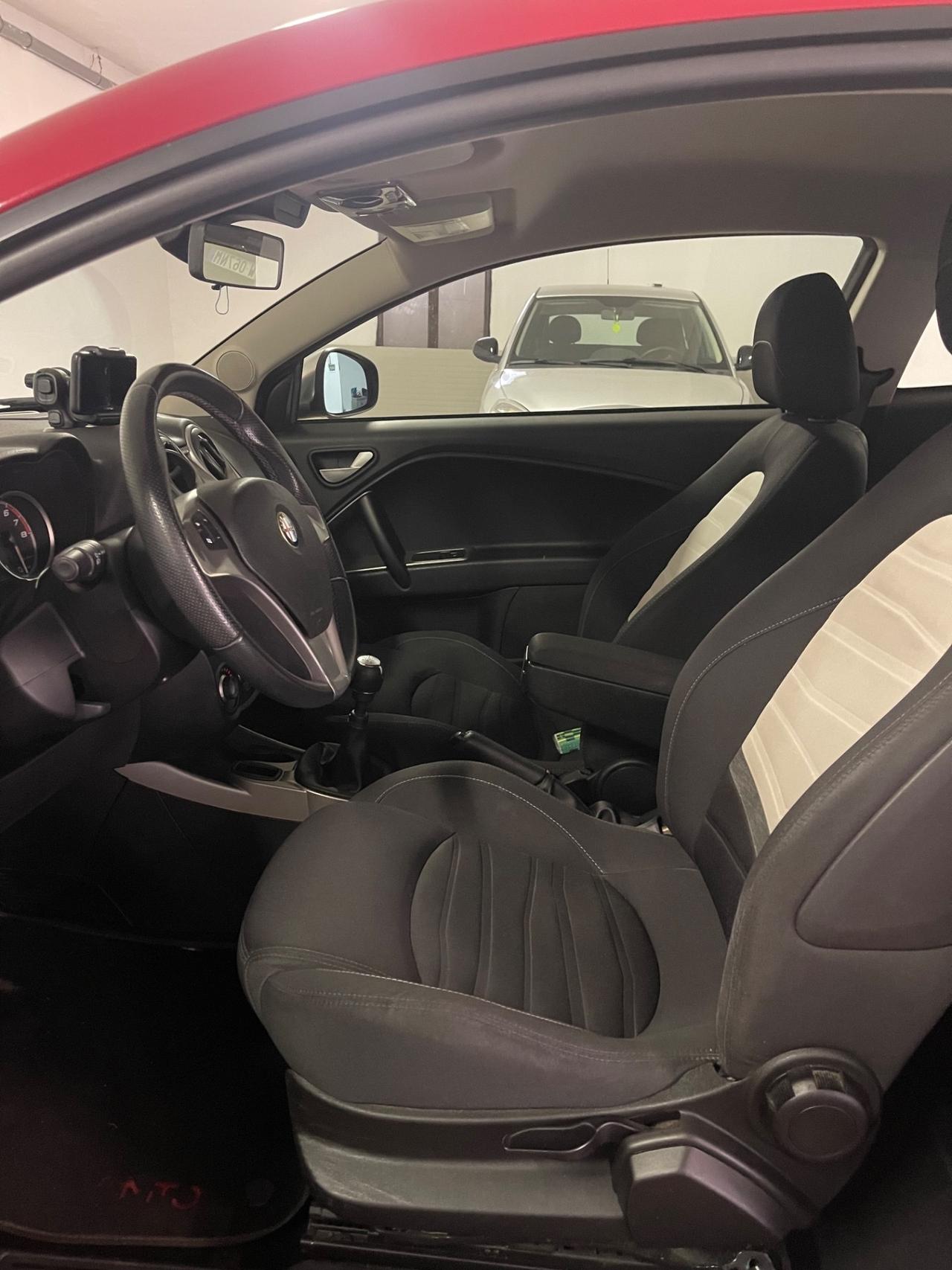 Alfa Romeo MiTo 0.9 T 105 CV TwinAir S&S Distinctive