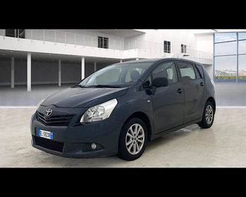 TOYOTA Verso 2.0d Active c/navi s/t.pan. 7p.ti mt