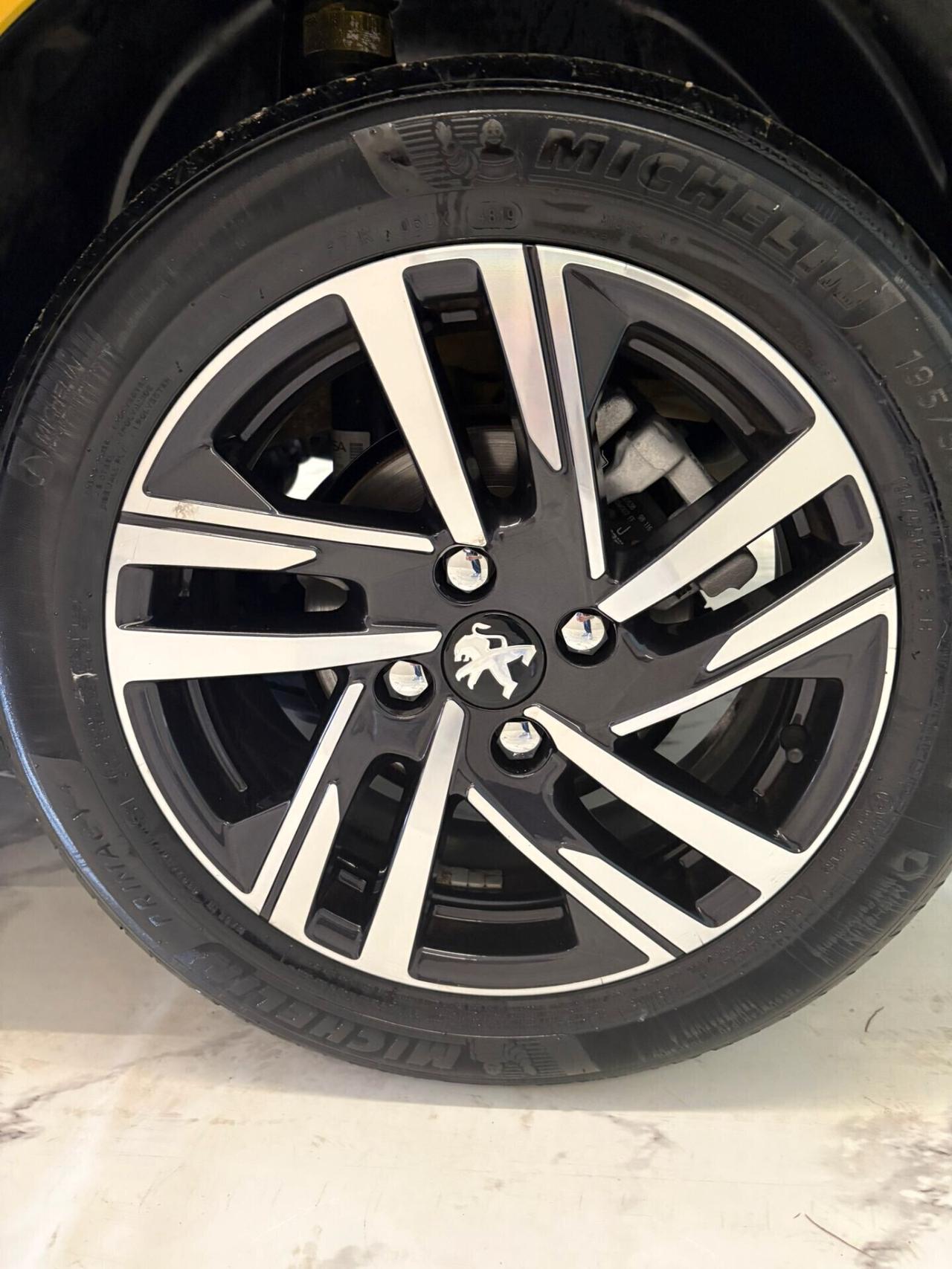 Peugeot 208 PureTech 100 Stop&Start Allure
