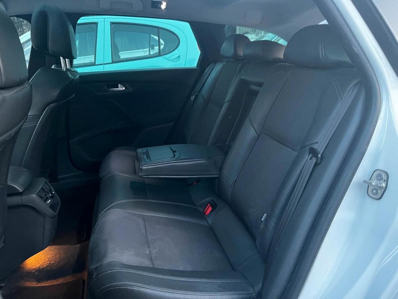 Peugeot 508 2.0 HDi 140CV SW Ciel Allure - 2013