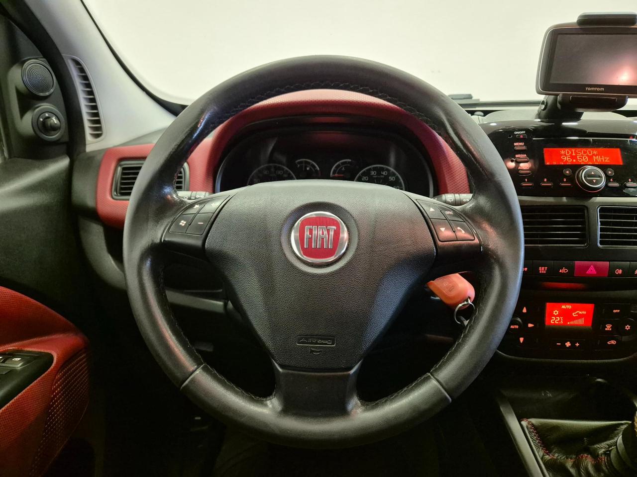 Fiat Doblo 1.6 mjt 16v Dynamic - UNIPROPRIETARIO - NEOPATENTATI - navi - sens. post.