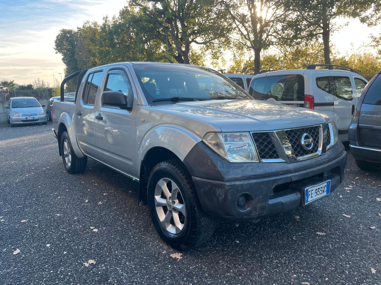 Nissan Navara 2.5 dCi 4 porte Double Cab SE + GANCIO TRAINO