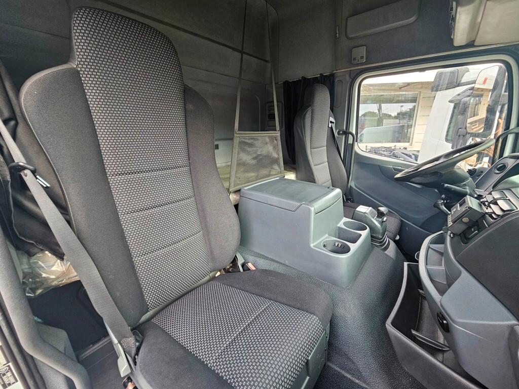 MERCEDES AXOR 1833 FRIGO CON PEDANA-2011