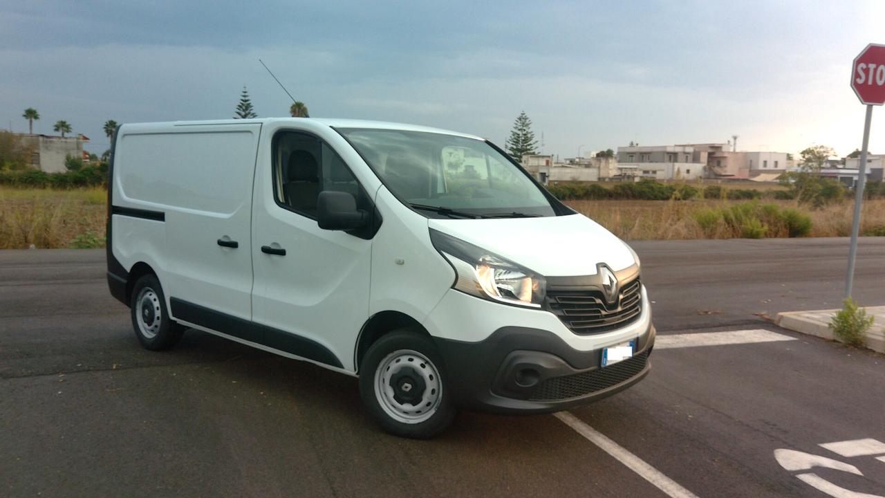 RENAULT TRAFIC