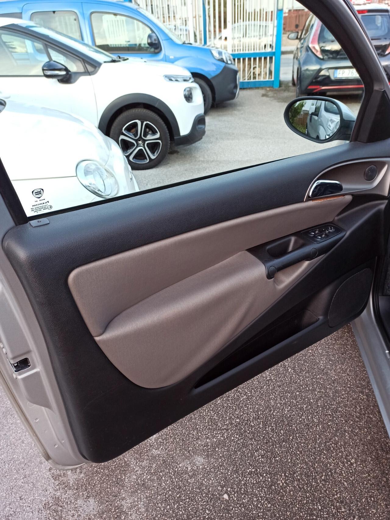 Lancia Ypsilon 1.2 Oro Tetto Panoramico Apribile