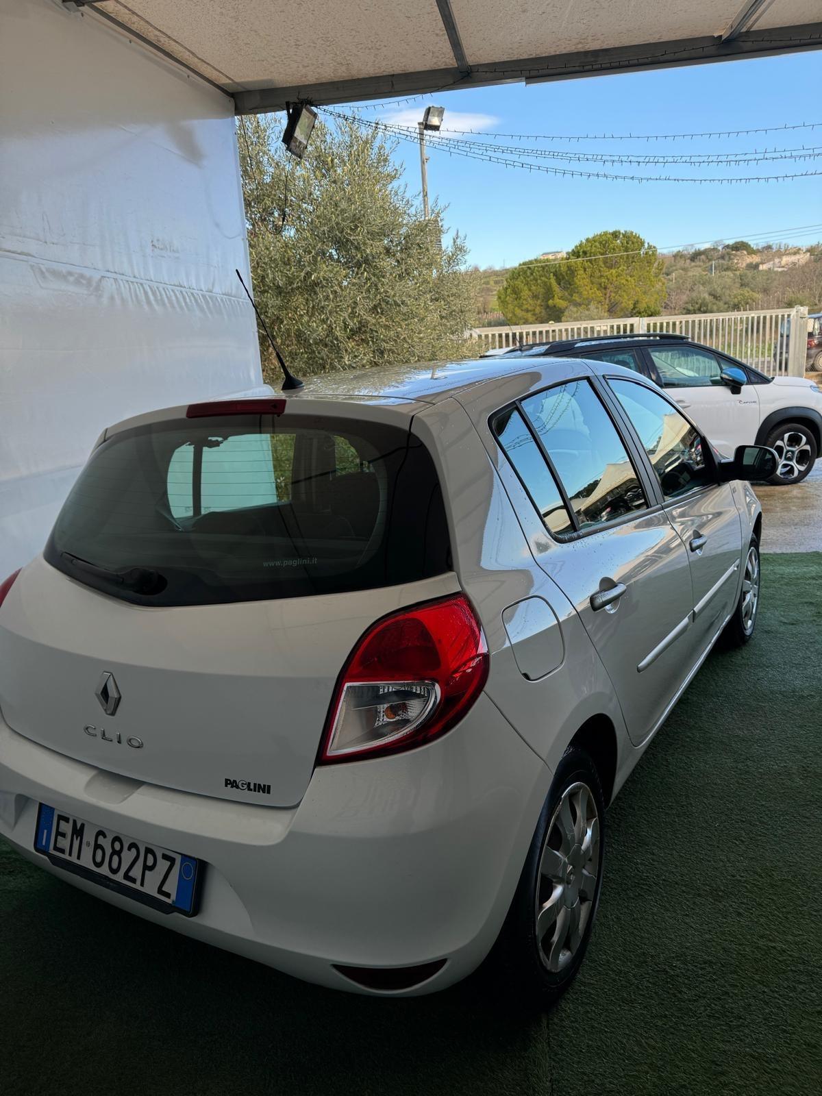 Renault Clio 1.2 16V 5 porte Dynamique