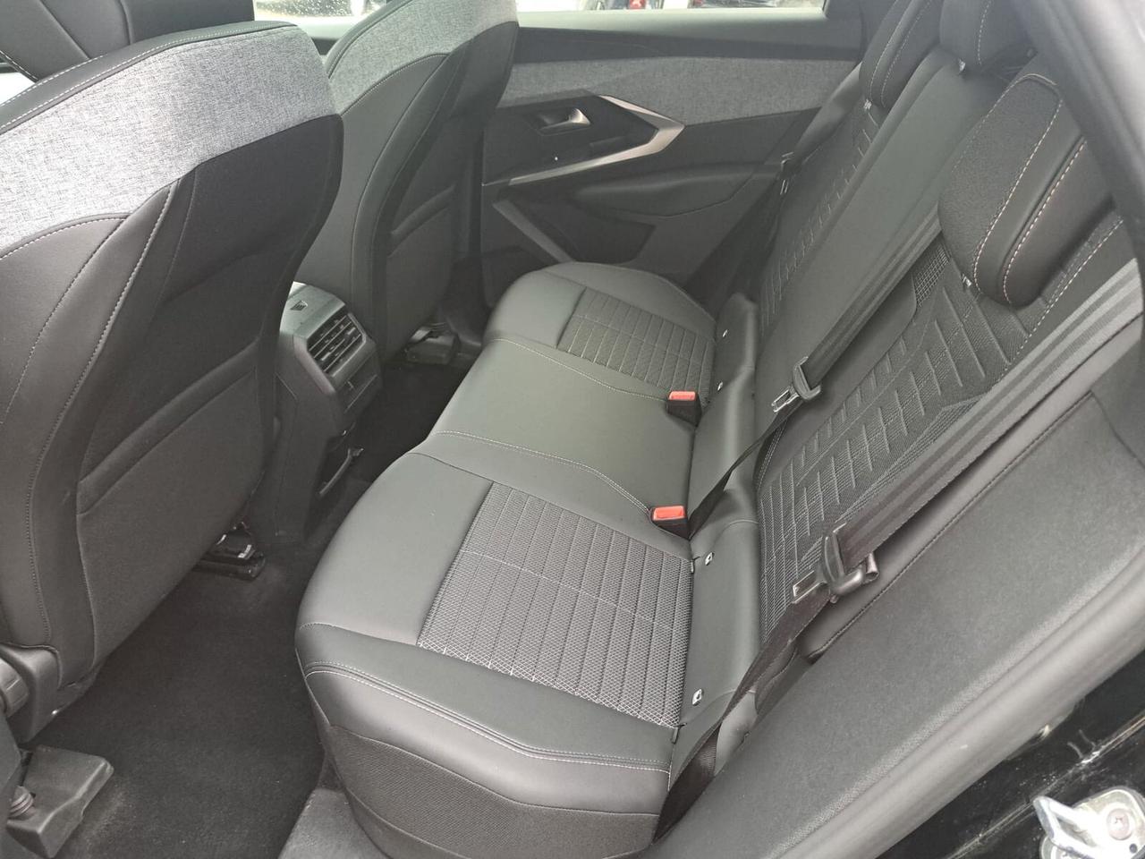 PEUGEOT 3008 1.2 BENZINA/HYBRID 136 CV EAT ALLURE