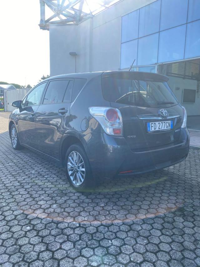 TOYOTA Verso 1.6 D-4D Style 7 POSTI NEO PATENTATO