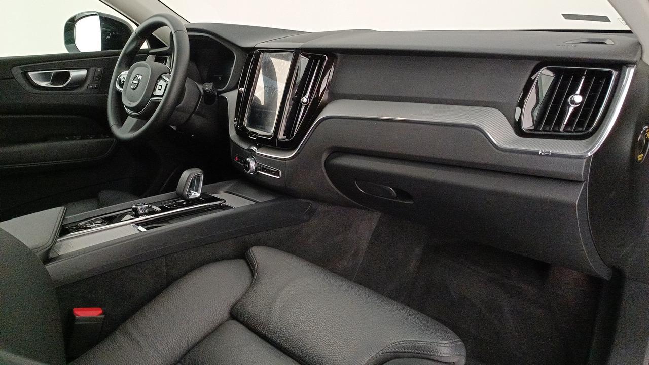 VOLVO XC60 2.0 b4 Plus Dark awd auto