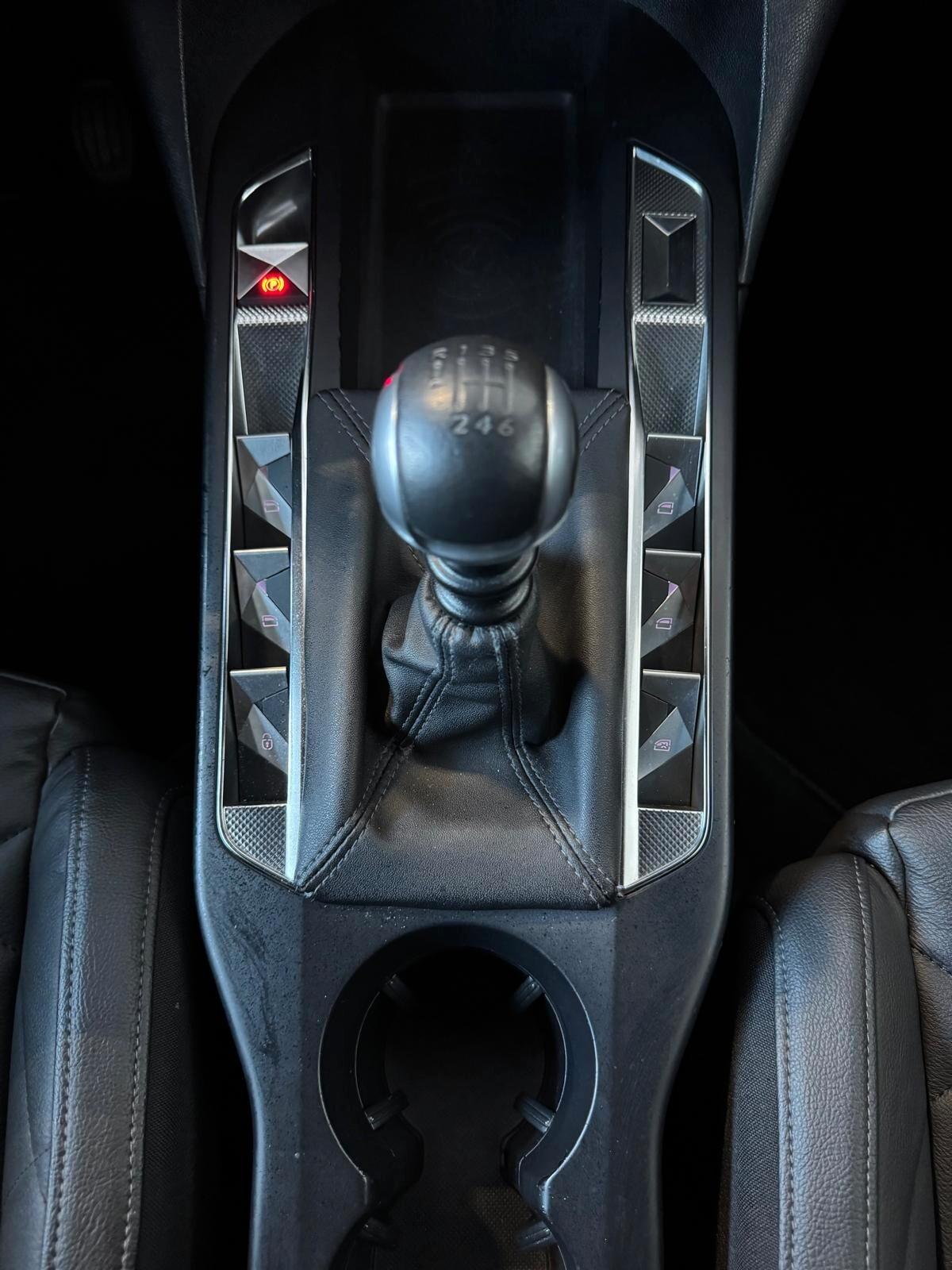 Ds DS3 3 Crossback BlueHDi 100 So Chic