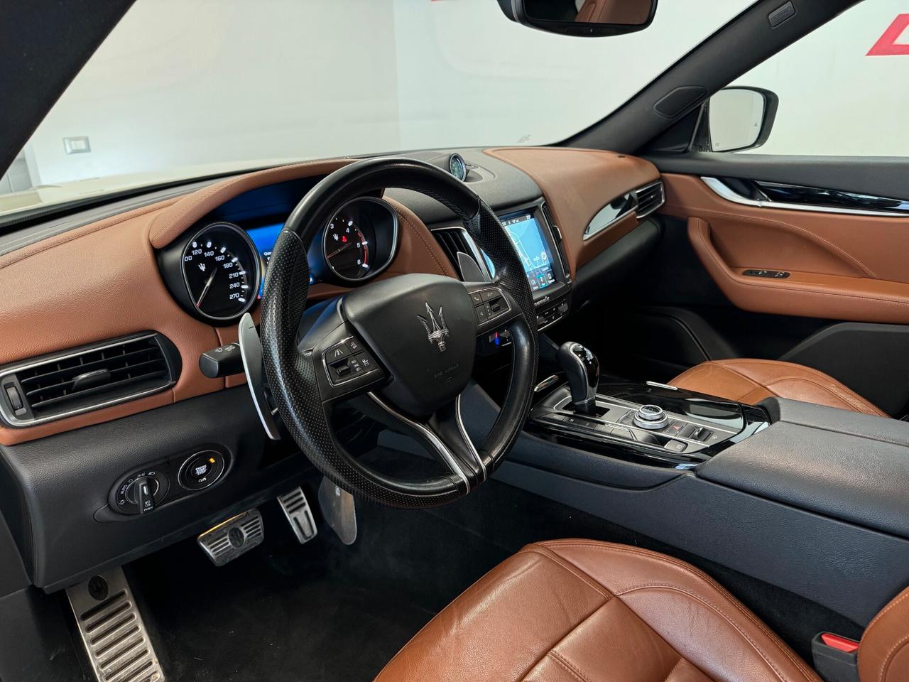 Maserati Levante V6 Diesel 275 CV AWD PERLATO TETTO PACK SPORT