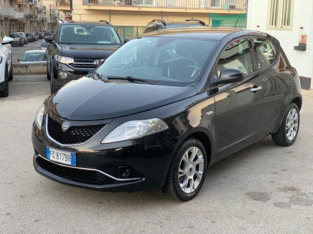 LANCIA Ypsilon 1.2 69 CV 5 porte Gold