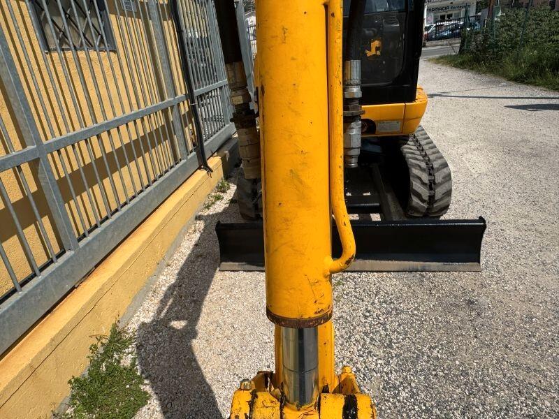 MINIESCAVATORE JCB 8027 GIROSAGOMA
