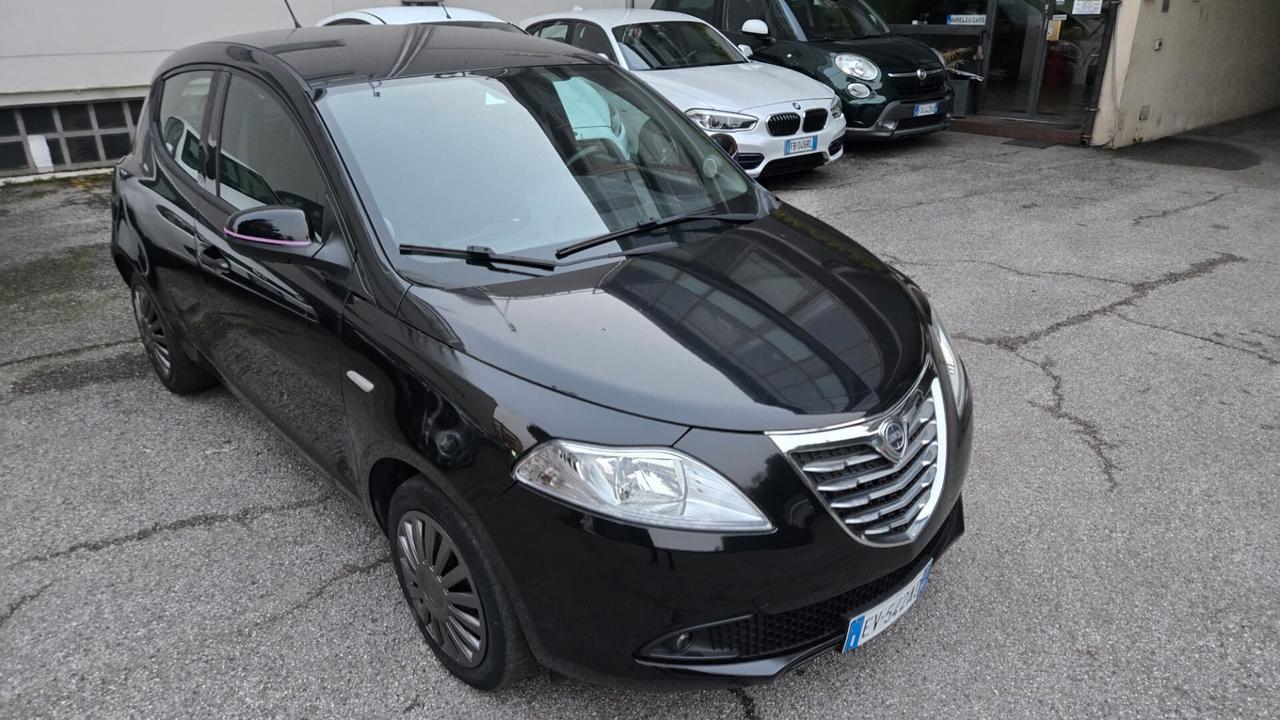 Lancia Ypsilon 1.2 69 CV 5 porte S&S Platinum