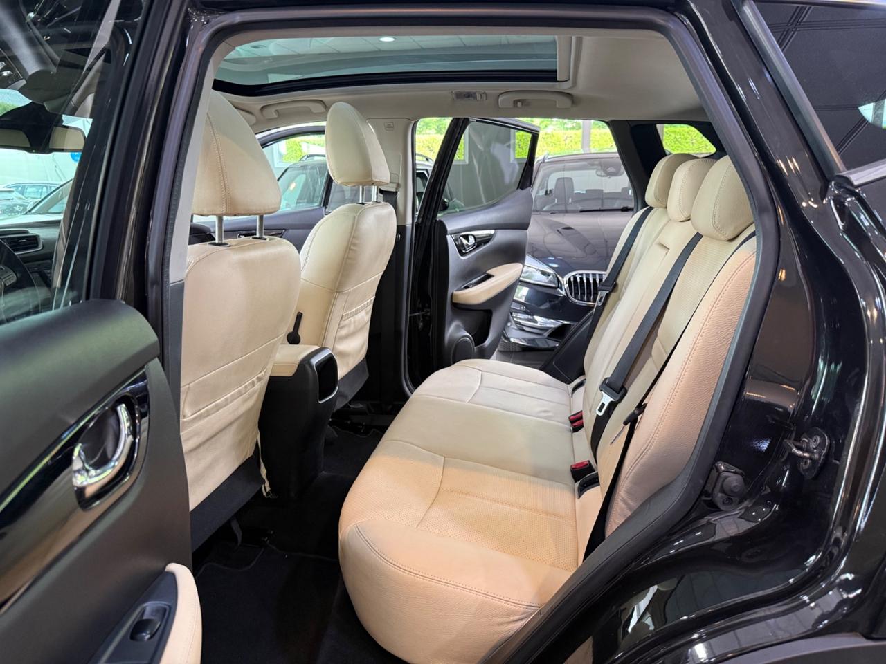 Nissan Qashqai 1.5 dci Tekna 110cv TETTO+CAMERE 360°