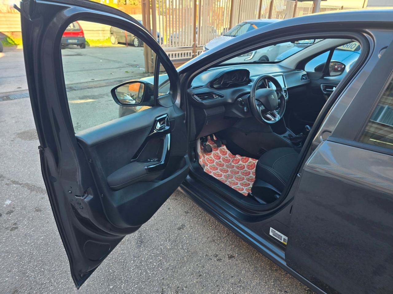 Peugeot 208 PureTech 82 5 porte Allure