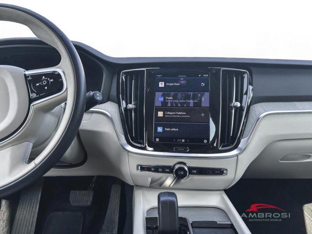 VOLVO V60 2.0 b4 Plus Dark auto
