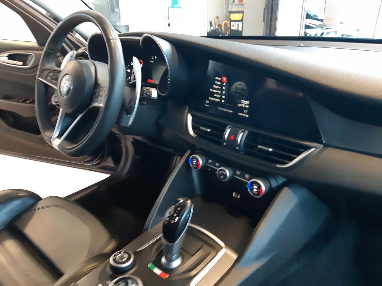 Alfa Romeo Giulia 2.2 Turbodiesel 210 CV AT8 AWD Q4 Veloce
