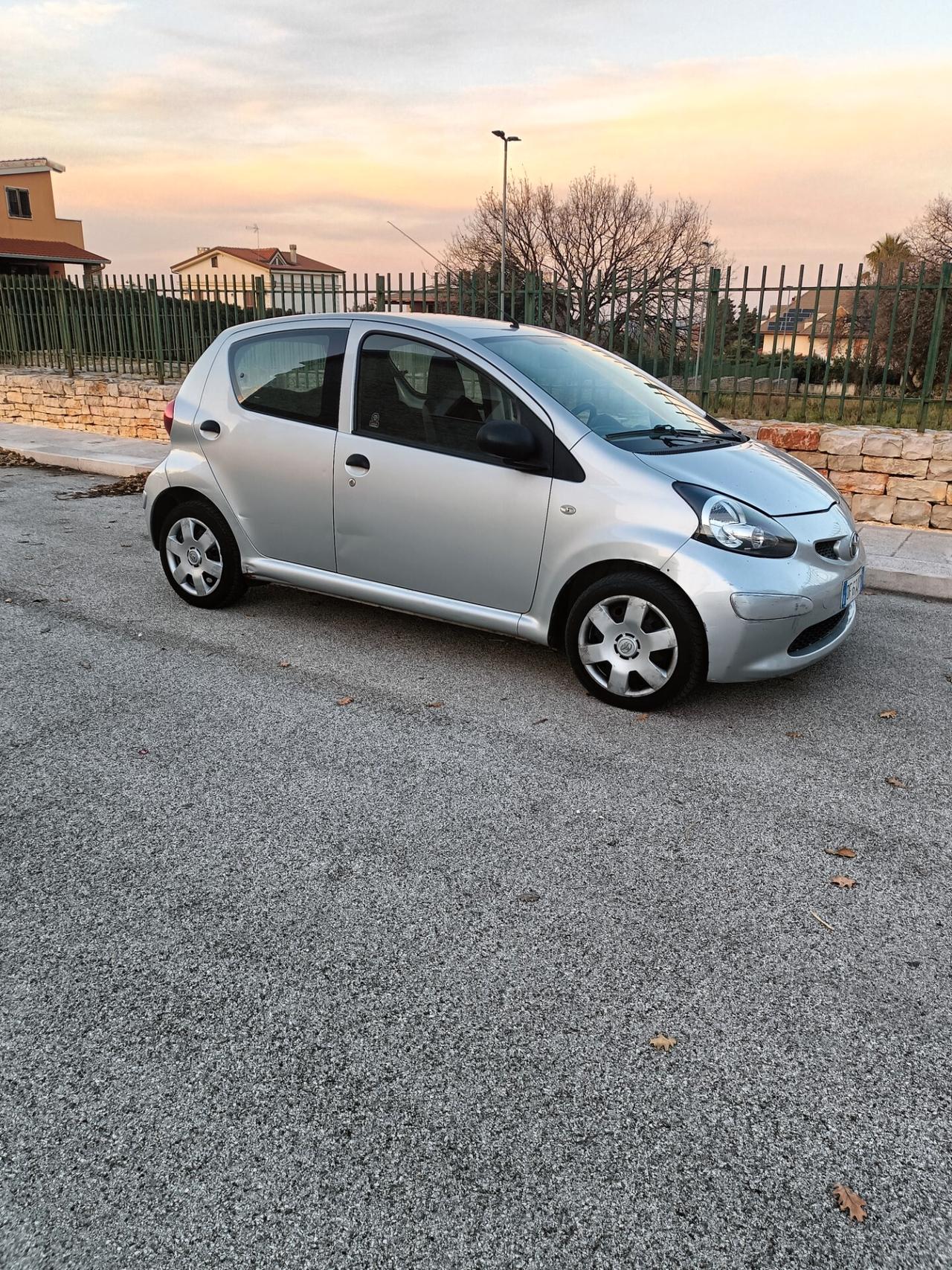 Toyota Aygo 1.0 12V VVT-i 5 porte Blue