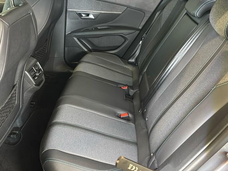 Peugeot 3008 BlueHDI 130 EAT8 Allure Pack