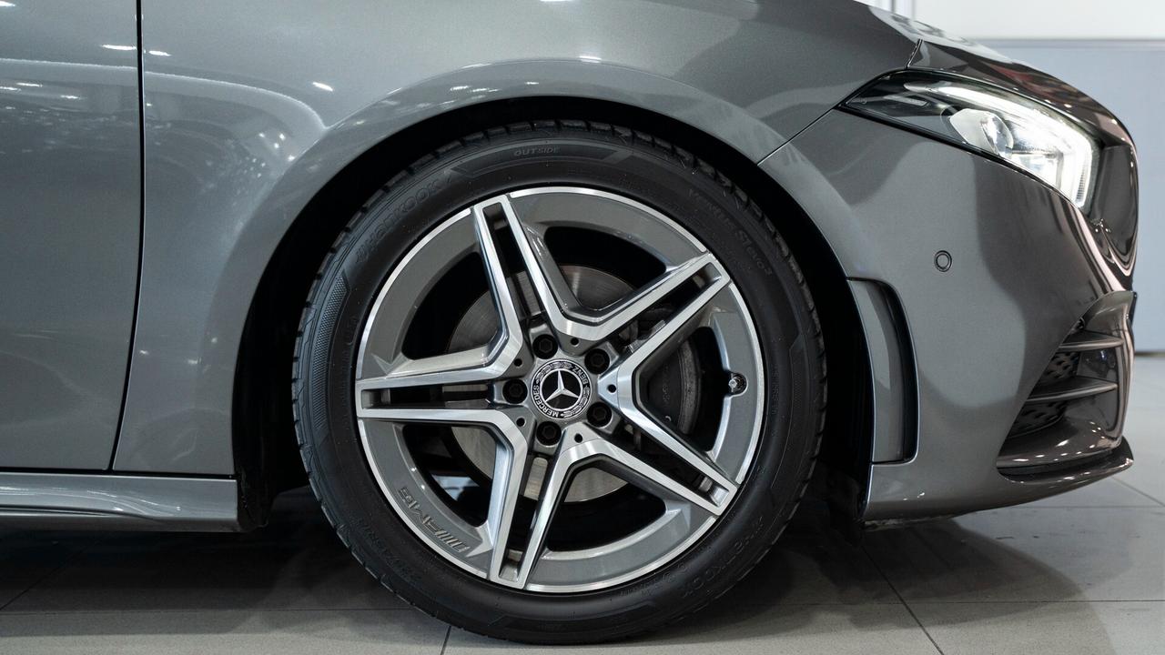Mercedes-benz A 180 D PREMIUM PLUS AMG TETTO PACK LUCI MULTIBEAM FULL OPTIONAL