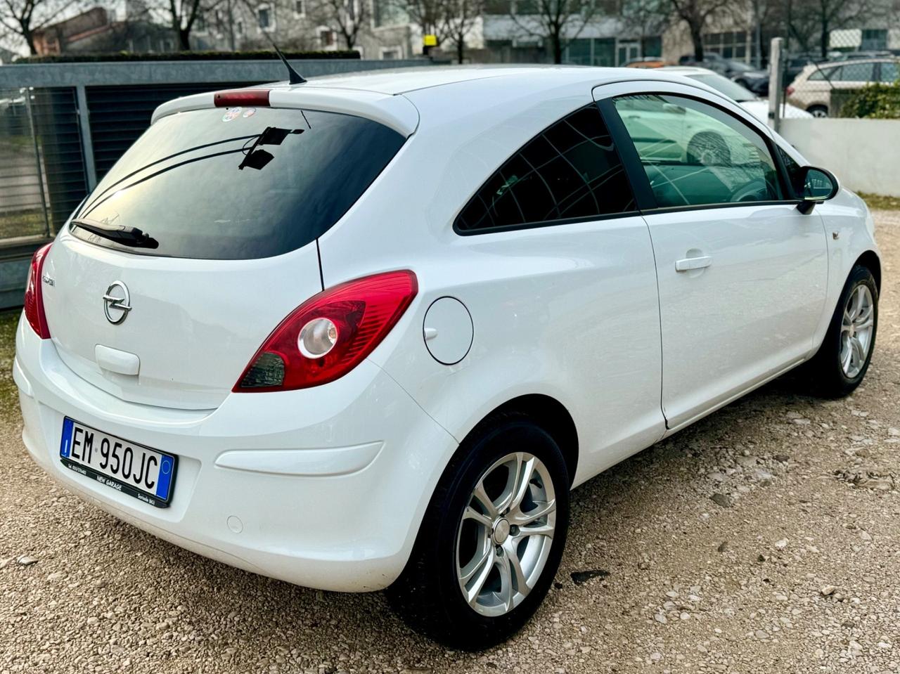 Opel Corsa Sport 1.2 Benzina Neopatentati 2012