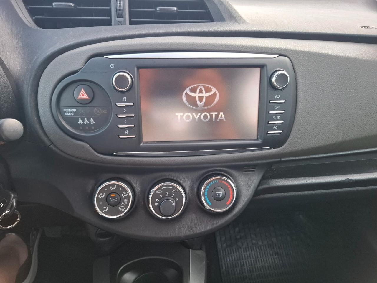 Toyota Yaris 1.0 BENZINA - 2013 BICOLORE