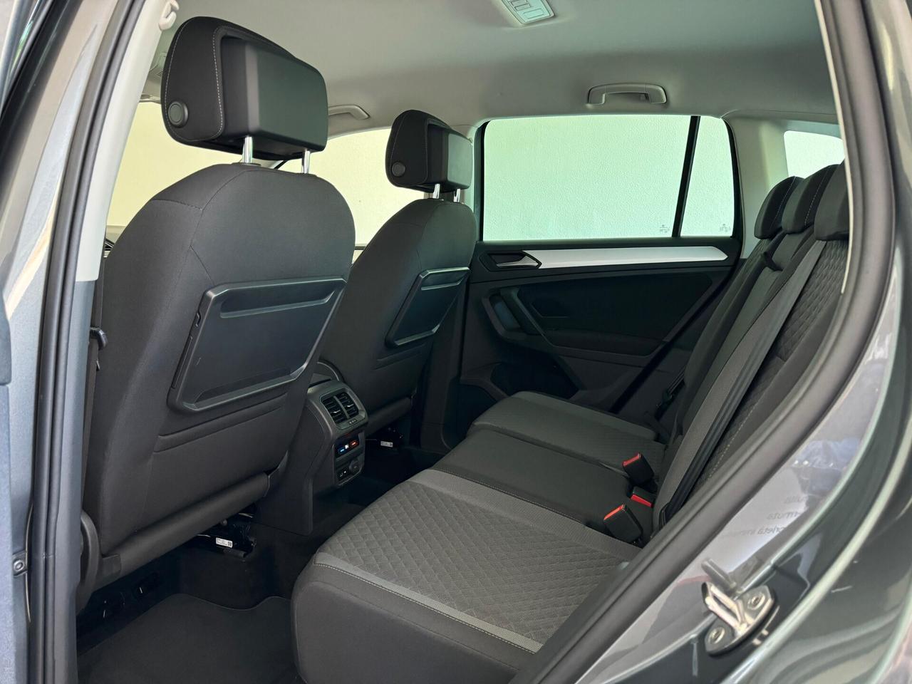 Volkswagen Tiguan 2.0 TDI SCR DSG Business BlueMotion Technology
