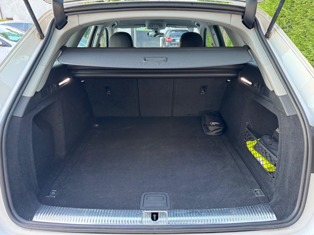 Audi A4 Avant 30 TDI S tronic Design