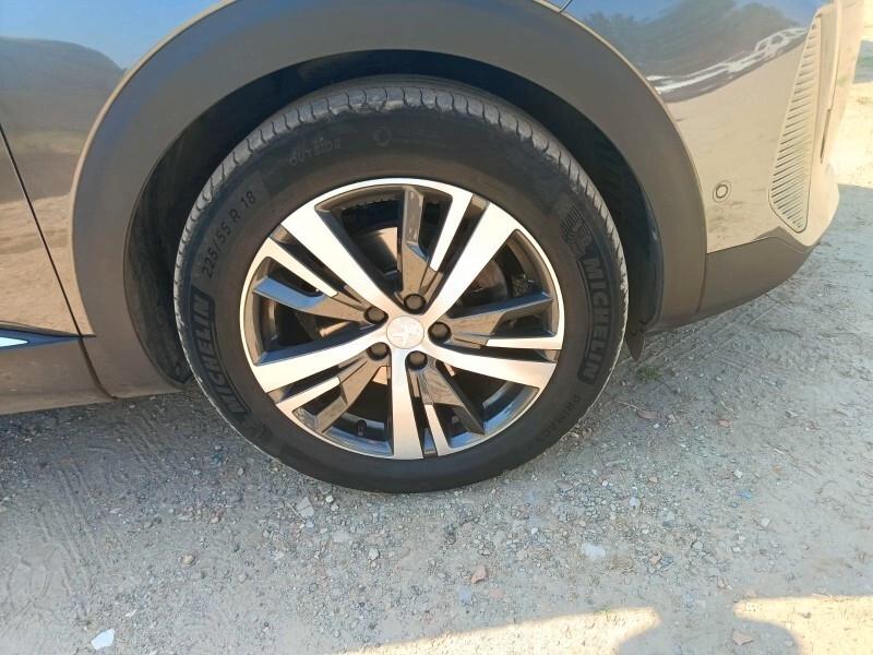 Peugeot 3008 1.5 130cv Eat8 *FULL OPT.-90.000 Km*