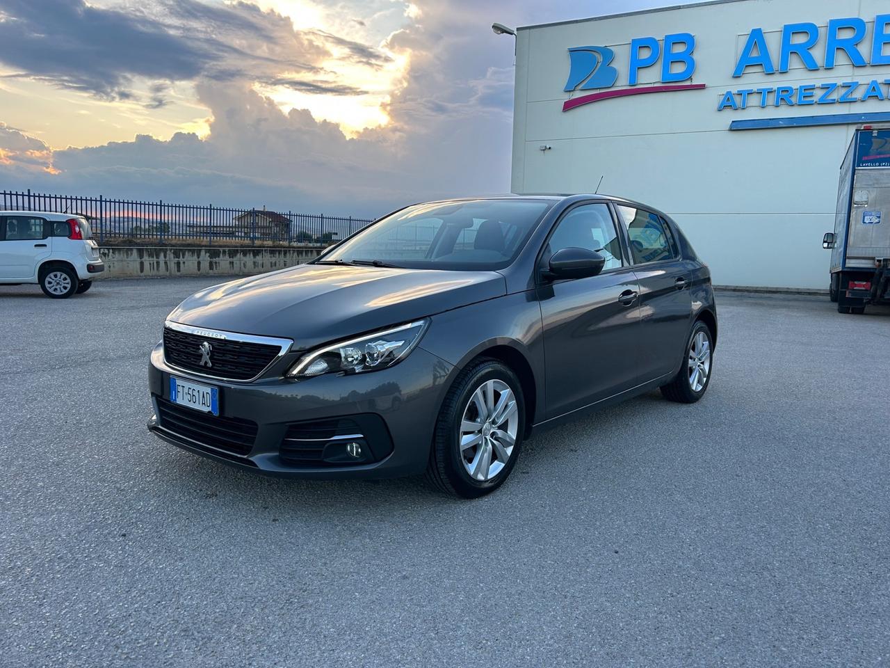 Peugeot 308 BlueHDi 130 S&S Business