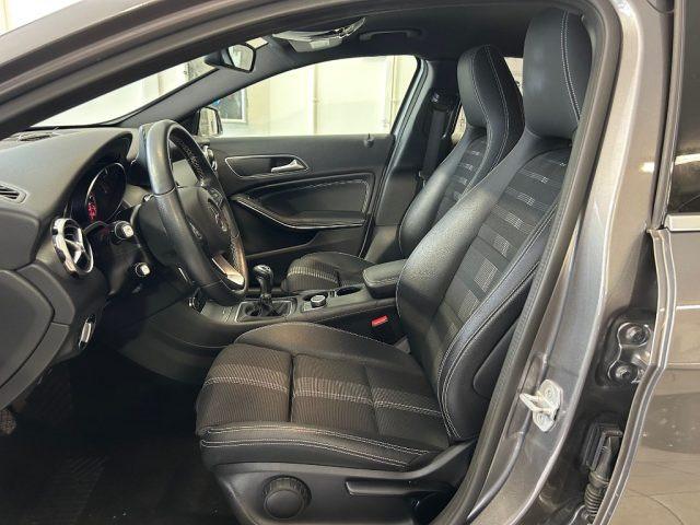 MERCEDES-BENZ GLA 200 Premium
