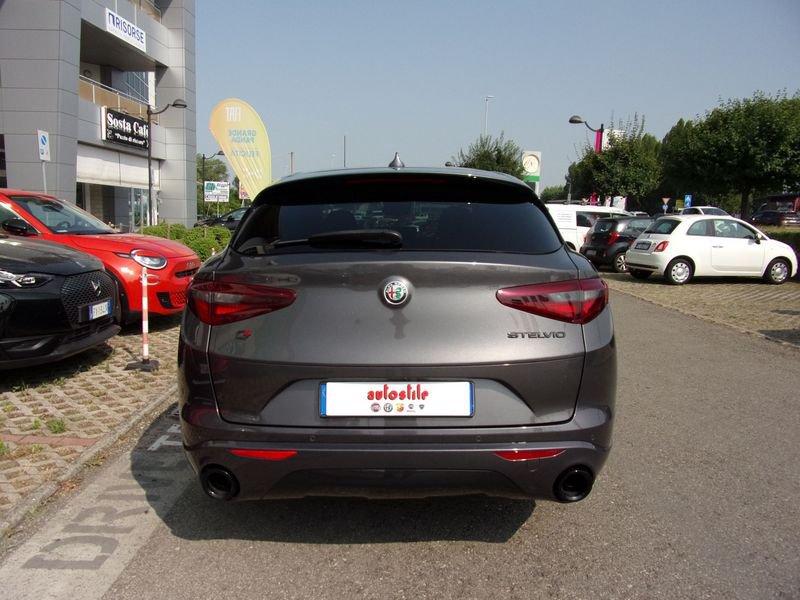Alfa Romeo Stelvio 2.2 Turbodiesel 210 CV AT8 Q4 Veloce