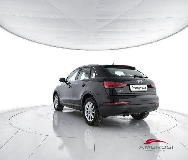 AUDI Q3 2.0 TDI 120 CV Business