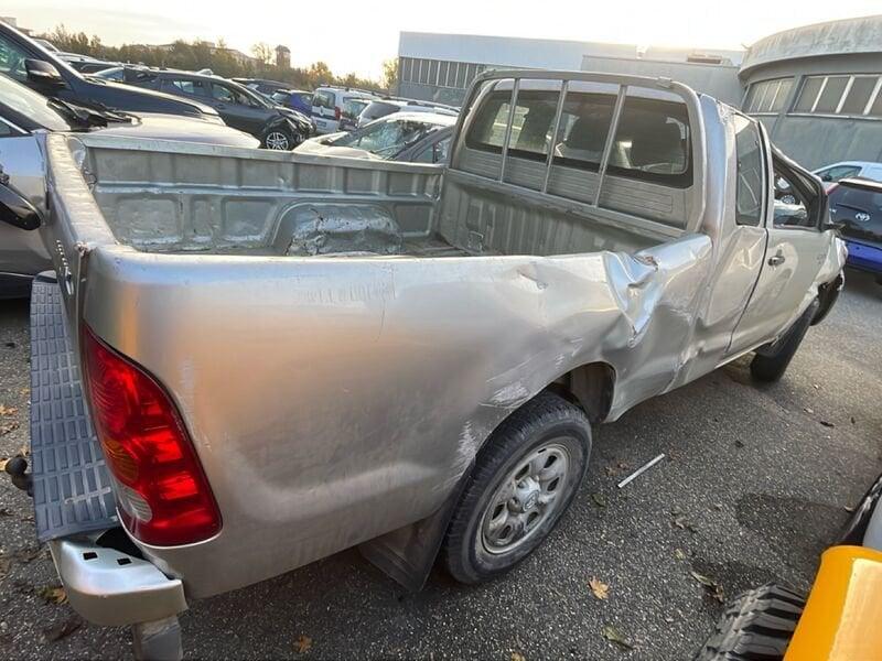 Toyota Hilux Hilux 2.5 D-4D 4WD 2p. Extra Cab DLX PER COMMERCIANTI