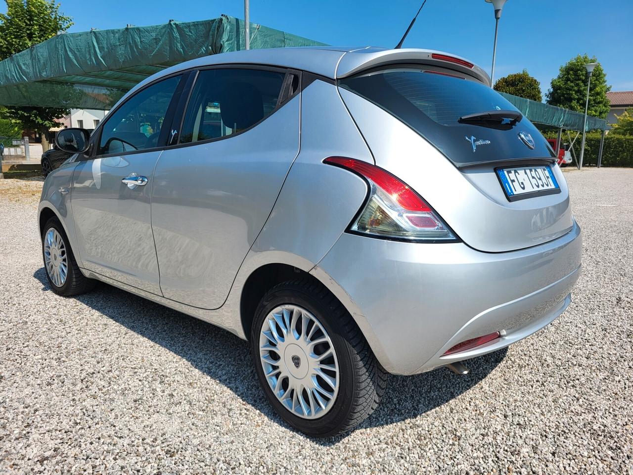 Lancia Ypsilon 1.2 69 CV 5 porte Silver
