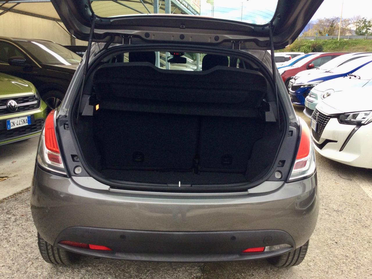 Lancia Ypsilon 1.2 69 CV 5 porte Platinum