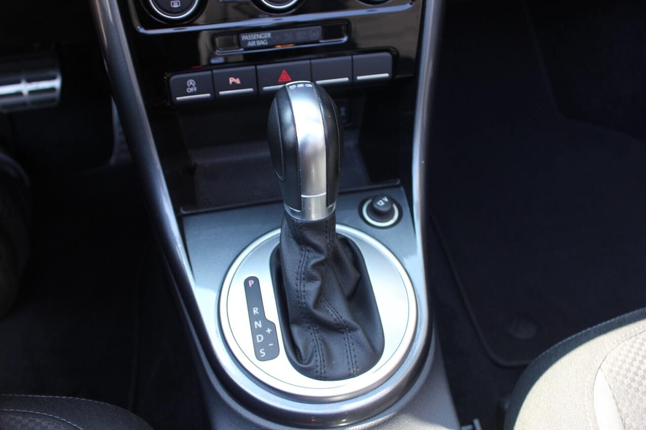 Volkswagen Maggiolino Cabrio 1.4 TSI R-LINE DSG FARI A LED - TAGLIANDI UFFICIALI!