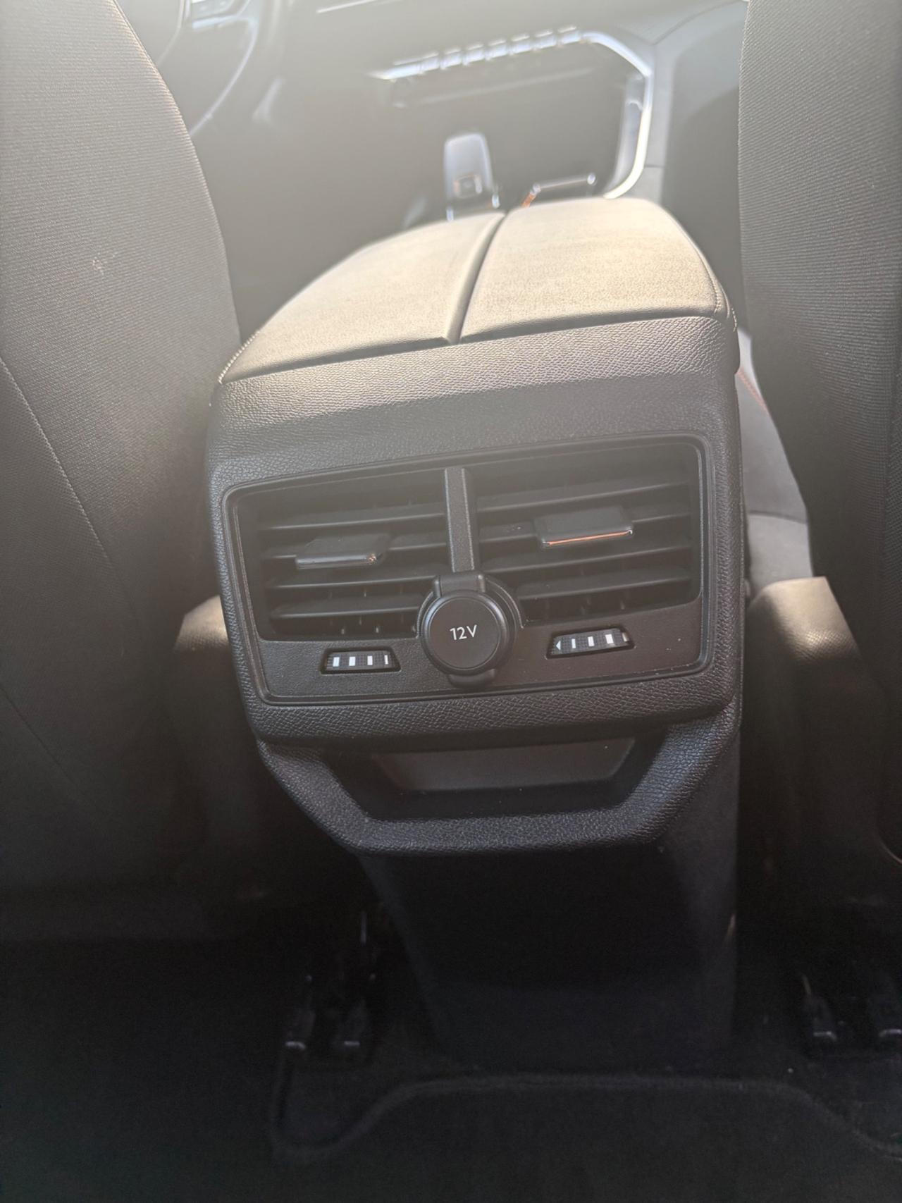 PEUGEOT 3008 BLUE HDI 2022